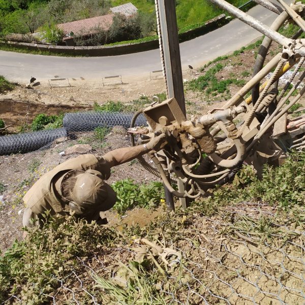 Lavori su Fune Messa in Sicurezza Chiodatura Consolidamenti (2)